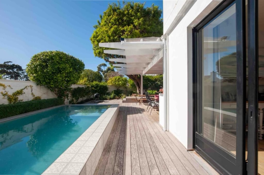 4 Bedroom Property for Sale in Leisure Isle Western Cape